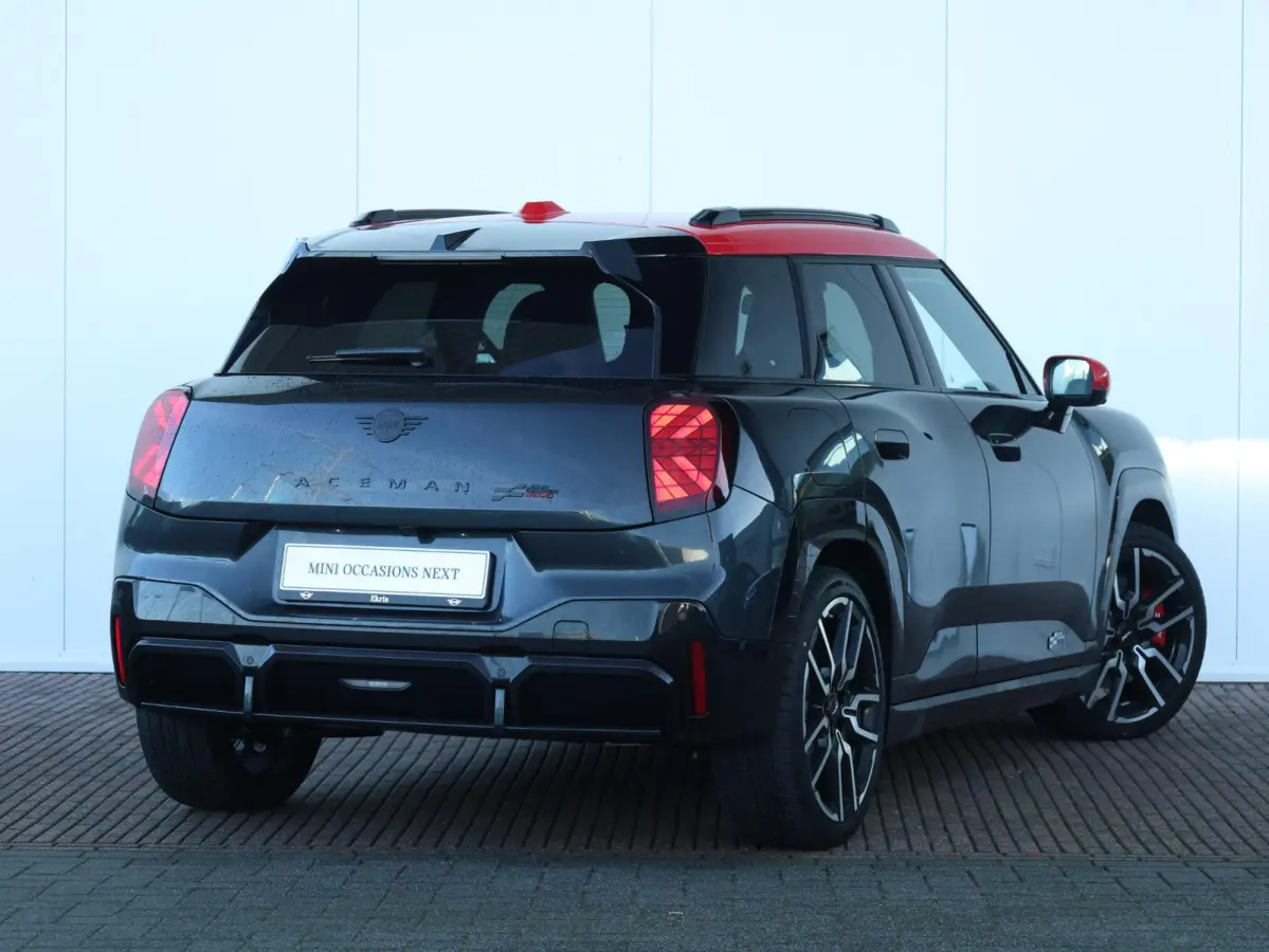 E JCW John Cooper Works L 54.2 kWh | Panorama Dak | Comforttoegang | Parking Assistant Plus | Harman Kardon | Head-Up | Stuur & Stoel Verwarming |