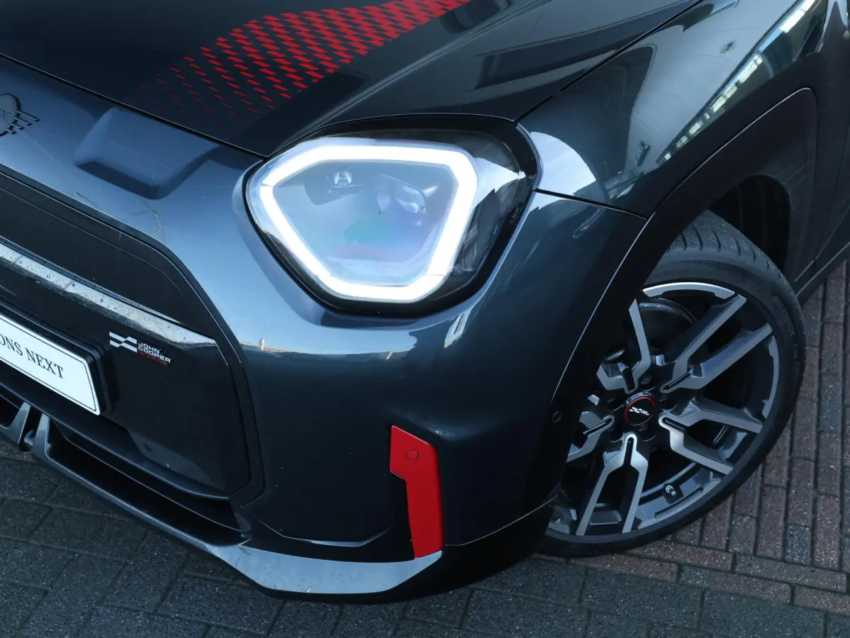 E JCW John Cooper Works L 54.2 kWh | Panorama Dak | Comforttoegang | Parking Assistant Plus | Harman Kardon | Head-Up | Stuur & Stoel Verwarming |