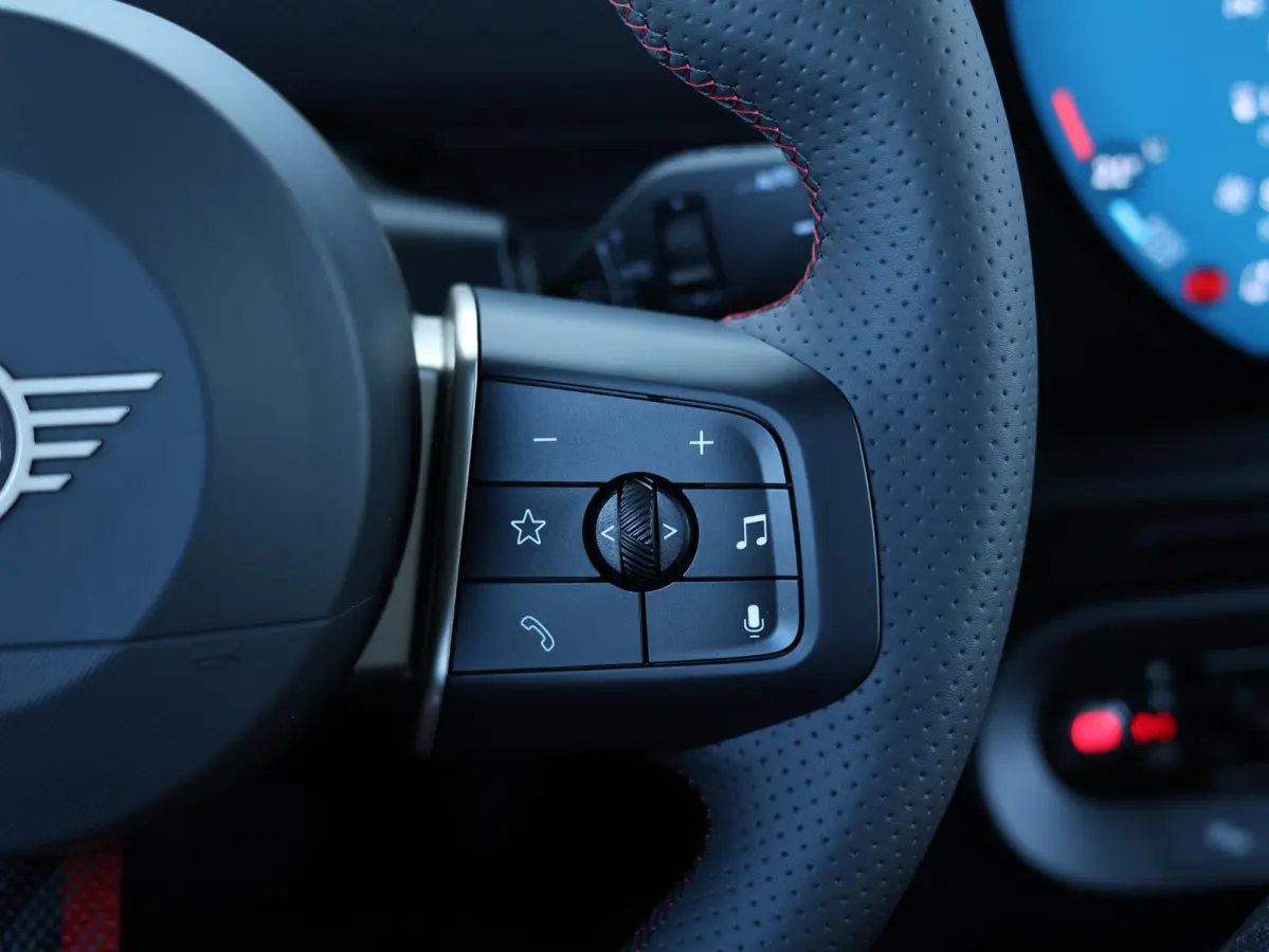 E JCW John Cooper Works L 54.2 kWh | Panorama Dak | Comforttoegang | Parking Assistant Plus | Harman Kardon | Head-Up | Stuur & Stoel Verwarming |