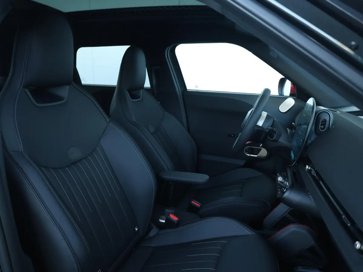 E JCW John Cooper Works L 54.2 kWh | Panorama Dak | Comforttoegang | Parking Assistant Plus | Harman Kardon | Head-Up | Stuur & Stoel Verwarming |