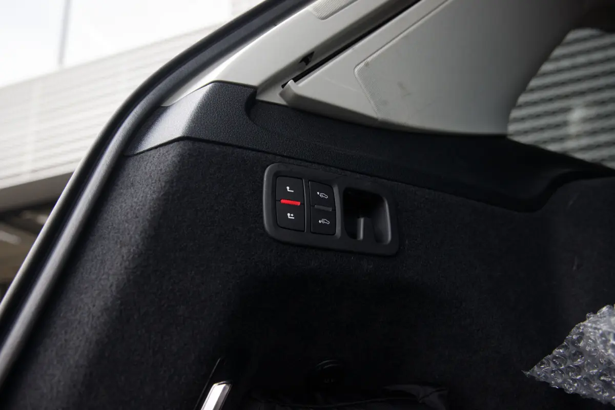 55 TFSI e quattro S line | Massagestoelen | Panoramadak | Luchtvering | Trekhaak | Bang & Olufsen | | Buitenspiegel electr. verstelbaar, verwarmbaar en inklapbaar, met Dimautomaat en Memory 