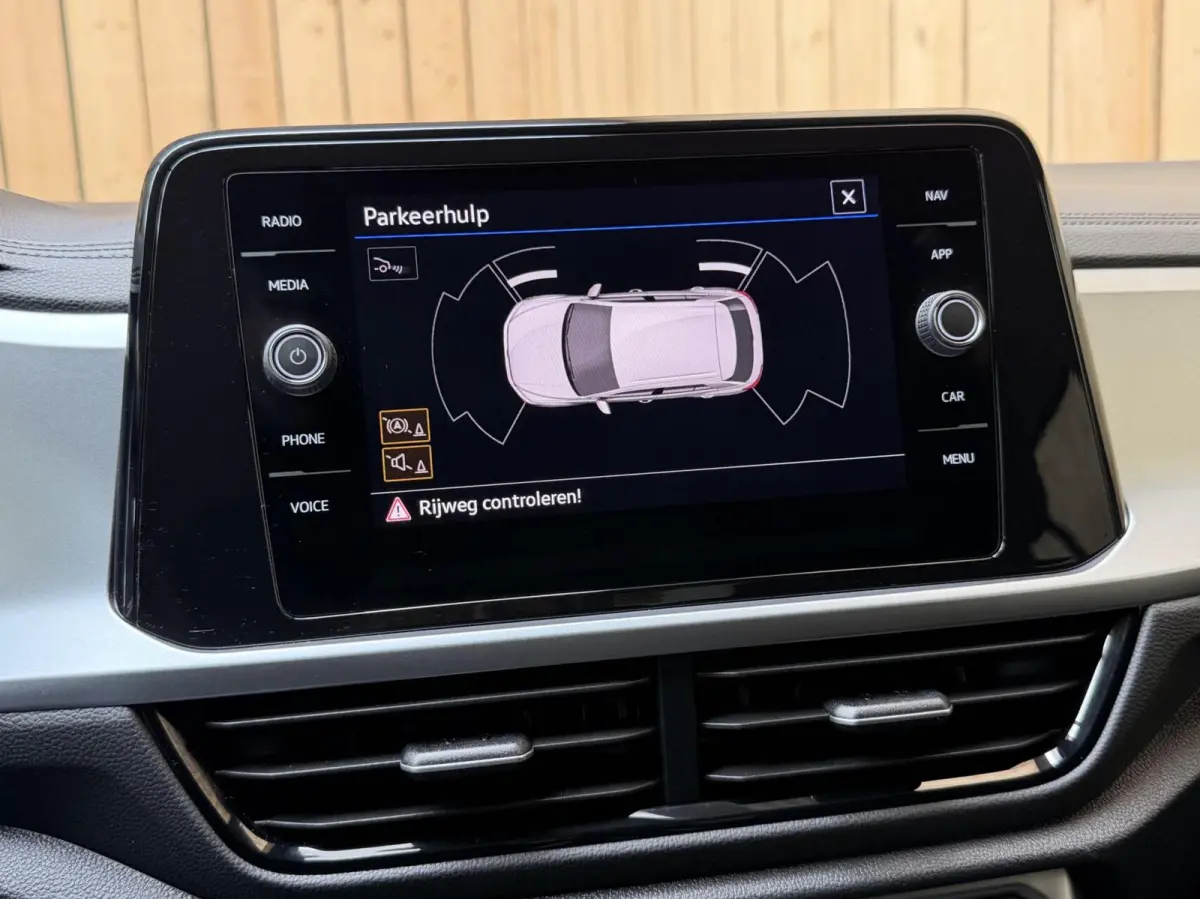 1.0 TSI Life 75 Edition Apple CarPlay/Android Auto | Achteruitrijcamera | Adaptieve cruise control | Climate control | Lichtmetalen sportvelgen | Parkeersensoren voor en achter