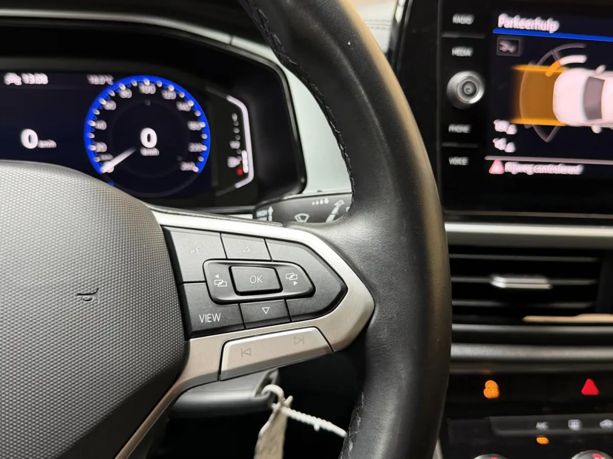 1.0 TSI Life 75 Edition Apple CarPlay/Android Auto | Achteruitrijcamera | Adaptieve cruise control | Climate control | Lichtmetalen sportvelgen | Parkeersensoren voor en achter