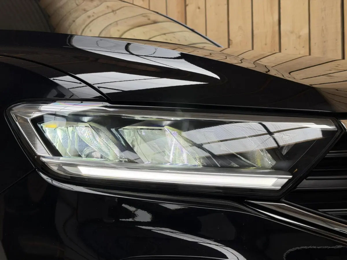 1.0 TSI Life 75 Edition Apple CarPlay/Android Auto | Achteruitrijcamera | Adaptieve cruise control | Climate control | Lichtmetalen sportvelgen | Parkeersensoren voor en achter