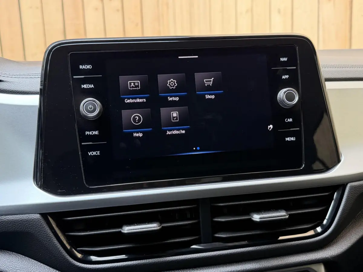 1.0 TSI Life 75 Edition Apple CarPlay/Android Auto | Achteruitrijcamera | Adaptieve cruise control | Climate control | Lichtmetalen sportvelgen | Parkeersensoren voor en achter