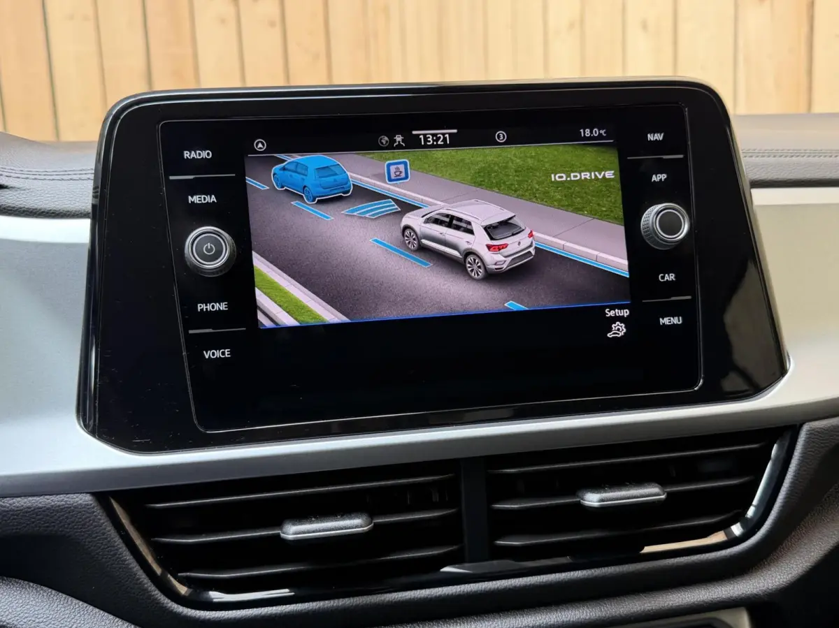 1.0 TSI Life 75 Edition Apple CarPlay/Android Auto | Achteruitrijcamera | Adaptieve cruise control | Climate control | Lichtmetalen sportvelgen | Parkeersensoren voor en achter