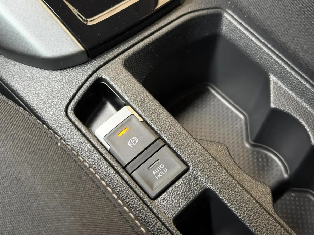 1.0 TSI Life 75 Edition Apple CarPlay/Android Auto | Achteruitrijcamera | Adaptieve cruise control | Climate control | Lichtmetalen sportvelgen | Parkeersensoren voor en achter