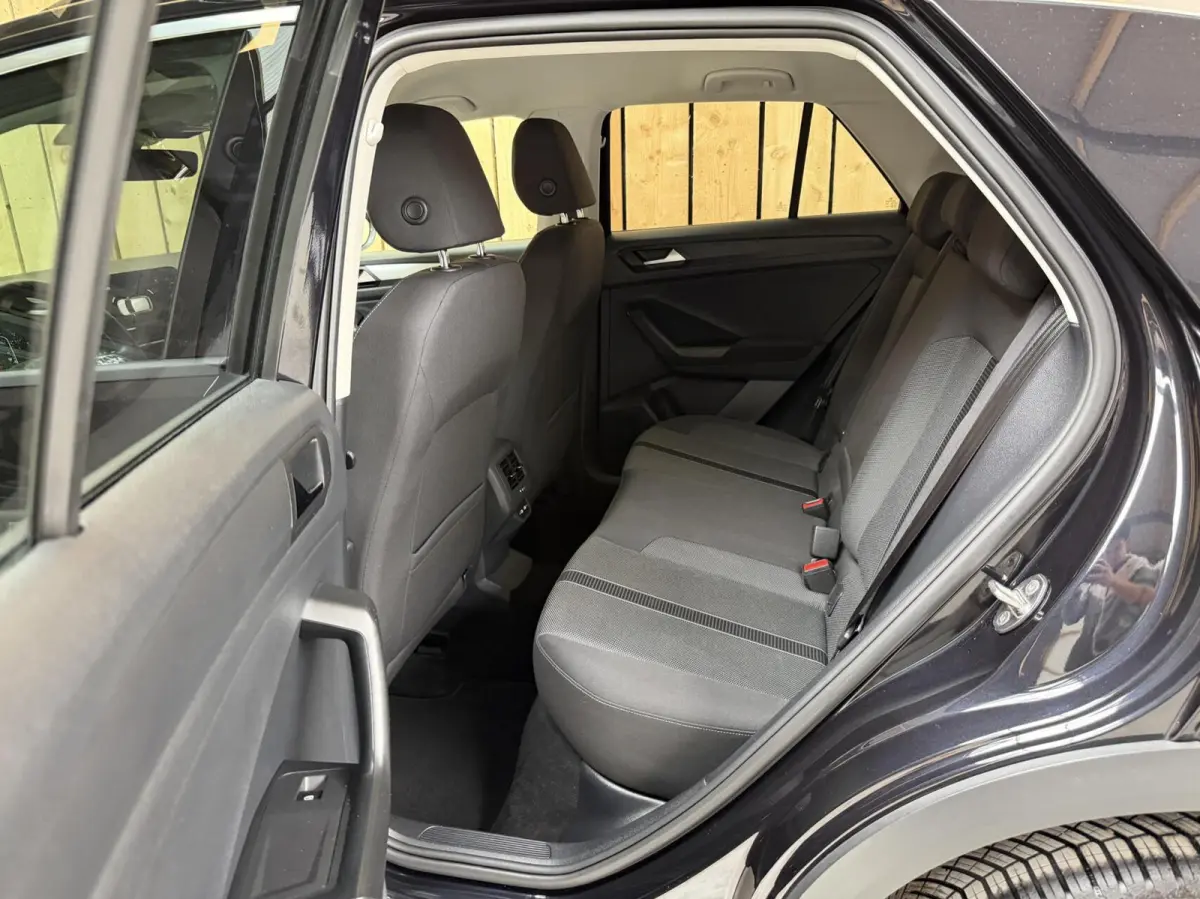 1.0 TSI Life 75 Edition Apple CarPlay/Android Auto | Achteruitrijcamera | Adaptieve cruise control | Climate control | Lichtmetalen sportvelgen | Parkeersensoren voor en achter