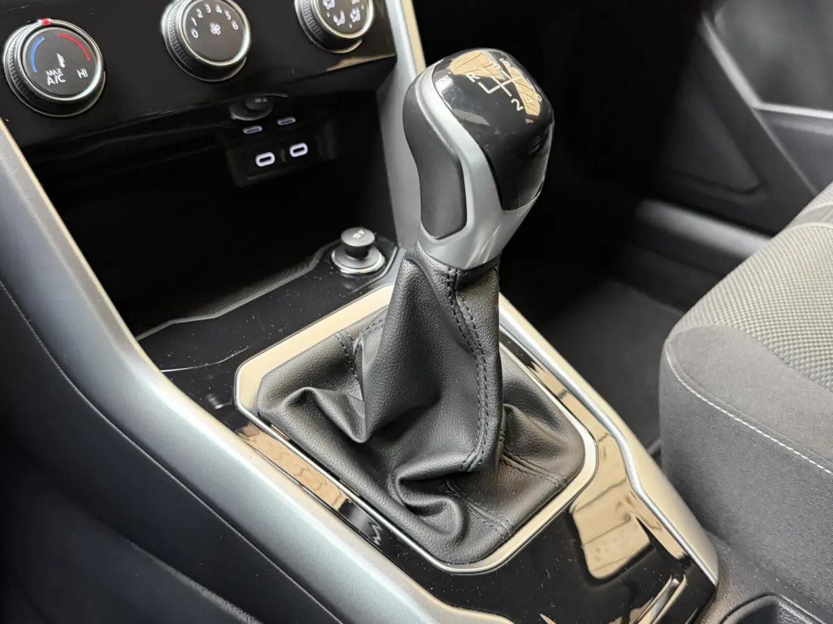 1.0 TSI Life 75 Edition Apple CarPlay/Android Auto | Achteruitrijcamera | Adaptieve cruise control | Climate control | Lichtmetalen sportvelgen | Parkeersensoren voor en achter