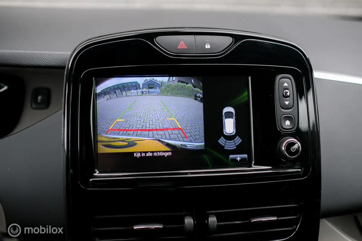 R240 Intens 22 kWh (ex Accu) | Camera | LMV | LED | Navigatie | Rijklaarprijs | 2017 |