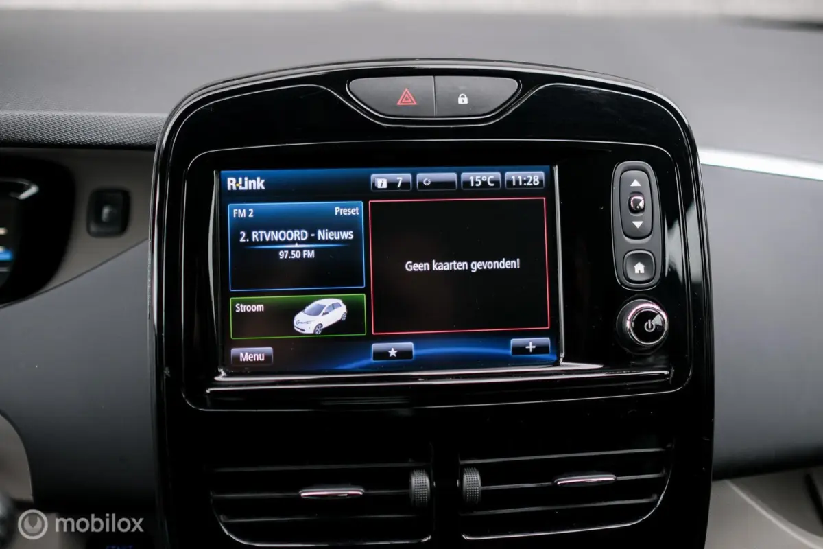 R240 Intens 22 kWh (ex Accu) | Camera | LMV | LED | Navigatie | Rijklaarprijs | 2017 |