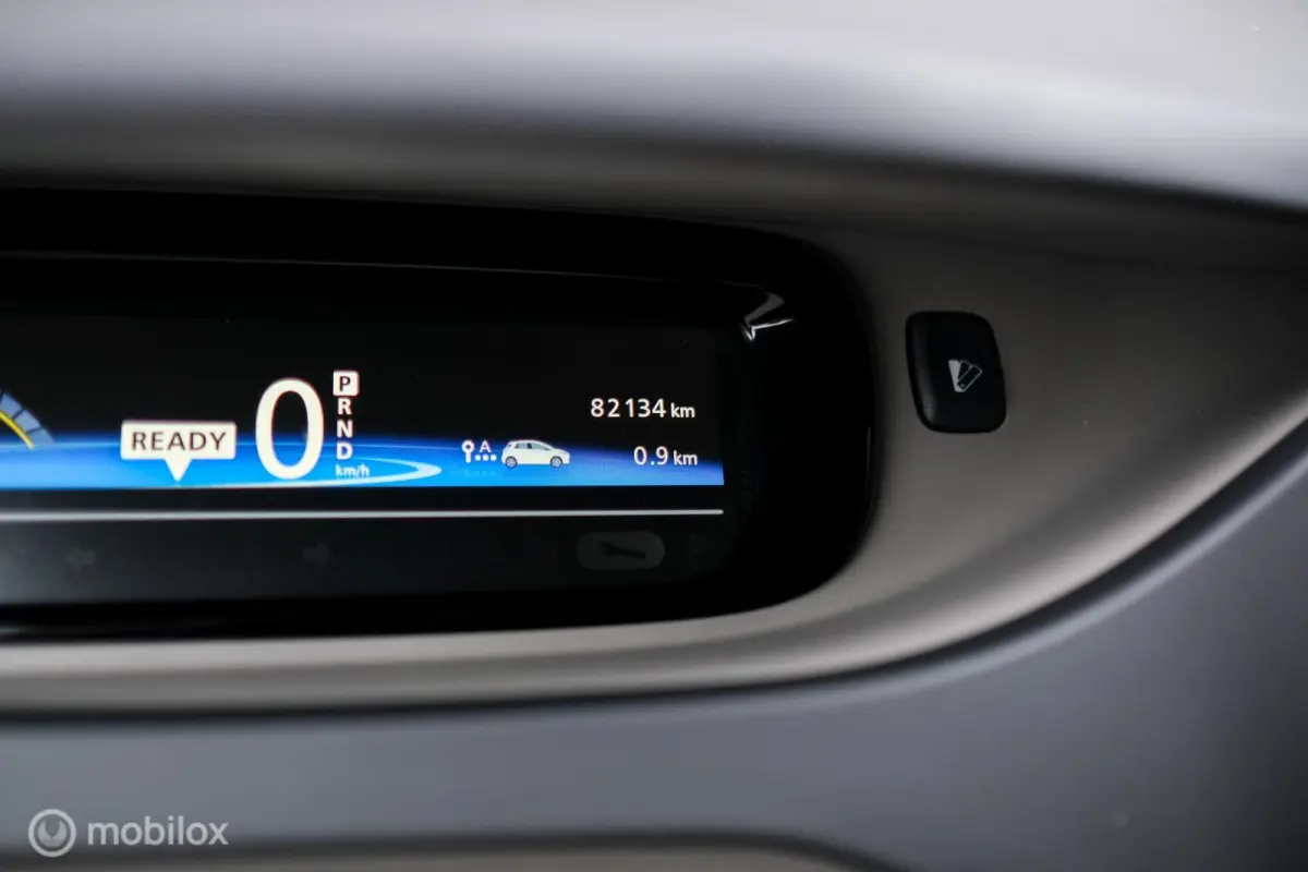 R240 Intens 22 kWh (ex Accu) | Camera | LMV | LED | Navigatie | Rijklaarprijs | 2017 |