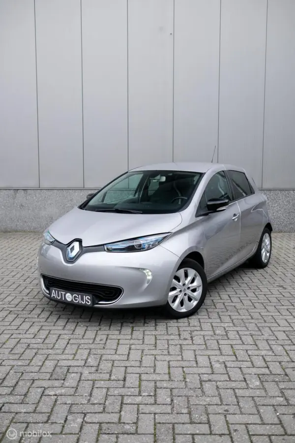 R240 Intens 22 kWh (ex Accu) | Camera | LMV | LED | Navigatie | Rijklaarprijs | 2017 |