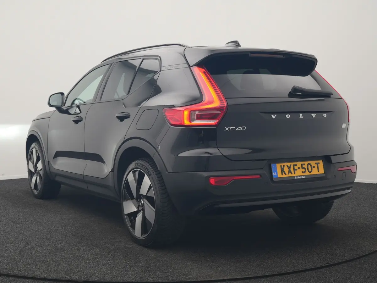 P8 AWD Twin Ultimate 408pk Dealer O.H | Trekhaak Af Fabriek | Adaptive Cruise | Camera | Warmtepomp | Alcantara Sportstoelen Verwarmd | Keyless | Apple Carplay | Pilot Assist | BLIS | Naviga
