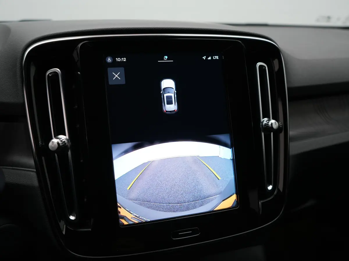 P8 AWD Twin Ultimate 408pk Dealer O.H | Trekhaak Af Fabriek | Adaptive Cruise | Camera | Warmtepomp | Alcantara Sportstoelen Verwarmd | Keyless | Apple Carplay | Pilot Assist | BLIS | Naviga