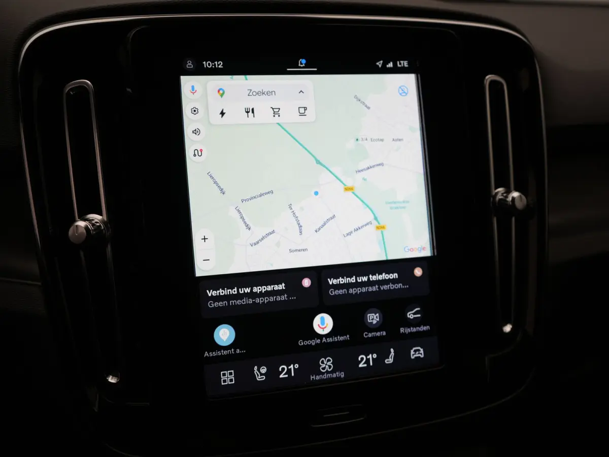 P8 AWD Twin Ultimate 408pk Dealer O.H | Trekhaak Af Fabriek | Adaptive Cruise | Camera | Warmtepomp | Alcantara Sportstoelen Verwarmd | Keyless | Apple Carplay | Pilot Assist | BLIS | Naviga