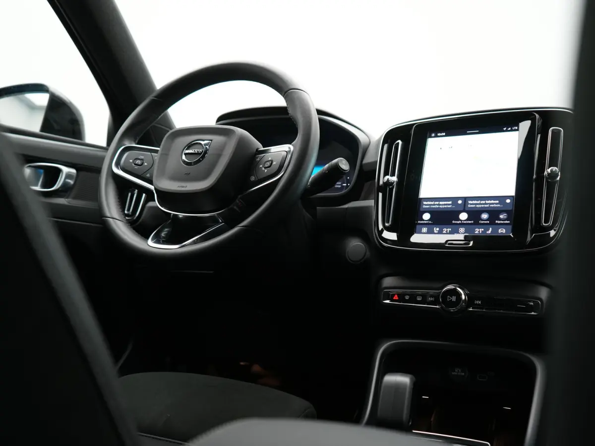 P8 AWD Twin Ultimate 408pk Dealer O.H | Trekhaak Af Fabriek | Adaptive Cruise | Camera | Warmtepomp | Alcantara Sportstoelen Verwarmd | Keyless | Apple Carplay | Pilot Assist | BLIS | Naviga