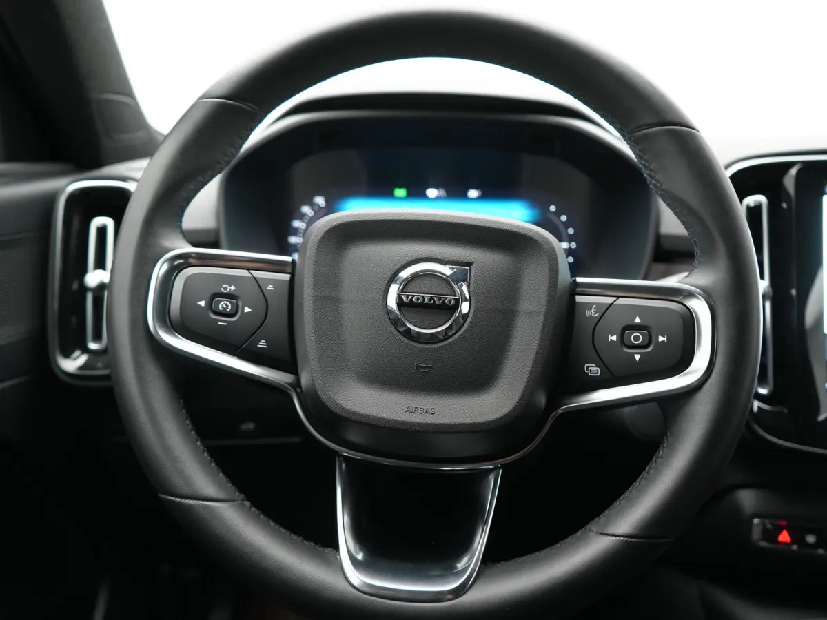 P8 AWD Twin Ultimate 408pk Dealer O.H | Trekhaak Af Fabriek | Adaptive Cruise | Camera | Warmtepomp | Alcantara Sportstoelen Verwarmd | Keyless | Apple Carplay | Pilot Assist | BLIS | Naviga