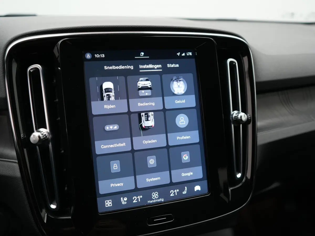 P8 AWD Twin Ultimate 408pk Dealer O.H | Trekhaak Af Fabriek | Adaptive Cruise | Camera | Warmtepomp | Alcantara Sportstoelen Verwarmd | Keyless | Apple Carplay | Pilot Assist | BLIS | Naviga