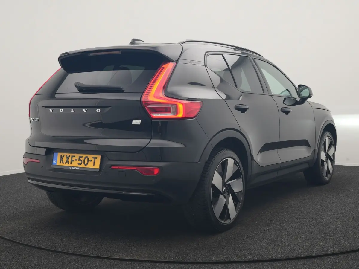 P8 AWD Twin Ultimate 408pk Dealer O.H | Trekhaak Af Fabriek | Adaptive Cruise | Camera | Warmtepomp | Alcantara Sportstoelen Verwarmd | Keyless | Apple Carplay | Pilot Assist | BLIS | Naviga