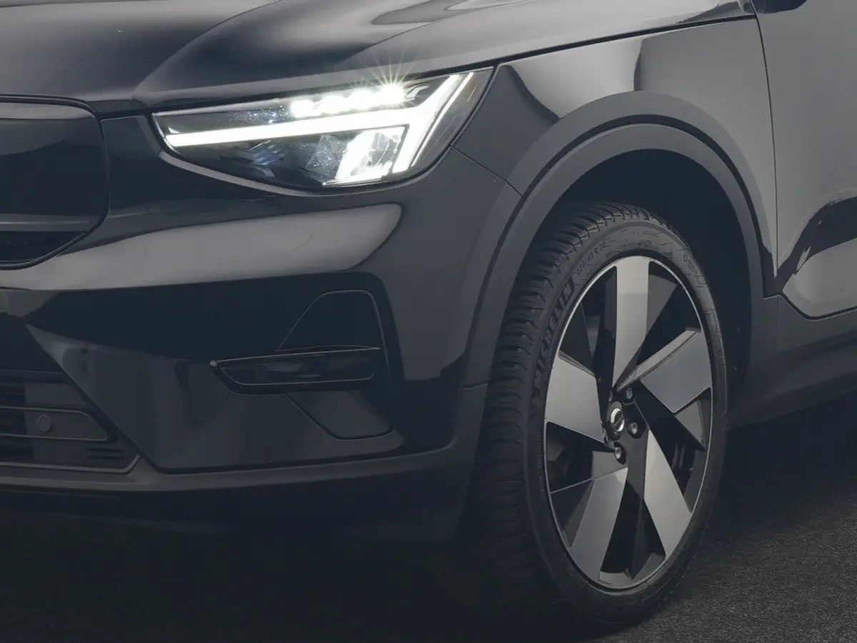 P8 AWD Twin Ultimate 408pk Dealer O.H | Trekhaak Af Fabriek | Adaptive Cruise | Camera | Warmtepomp | Alcantara Sportstoelen Verwarmd | Keyless | Apple Carplay | Pilot Assist | BLIS | Naviga