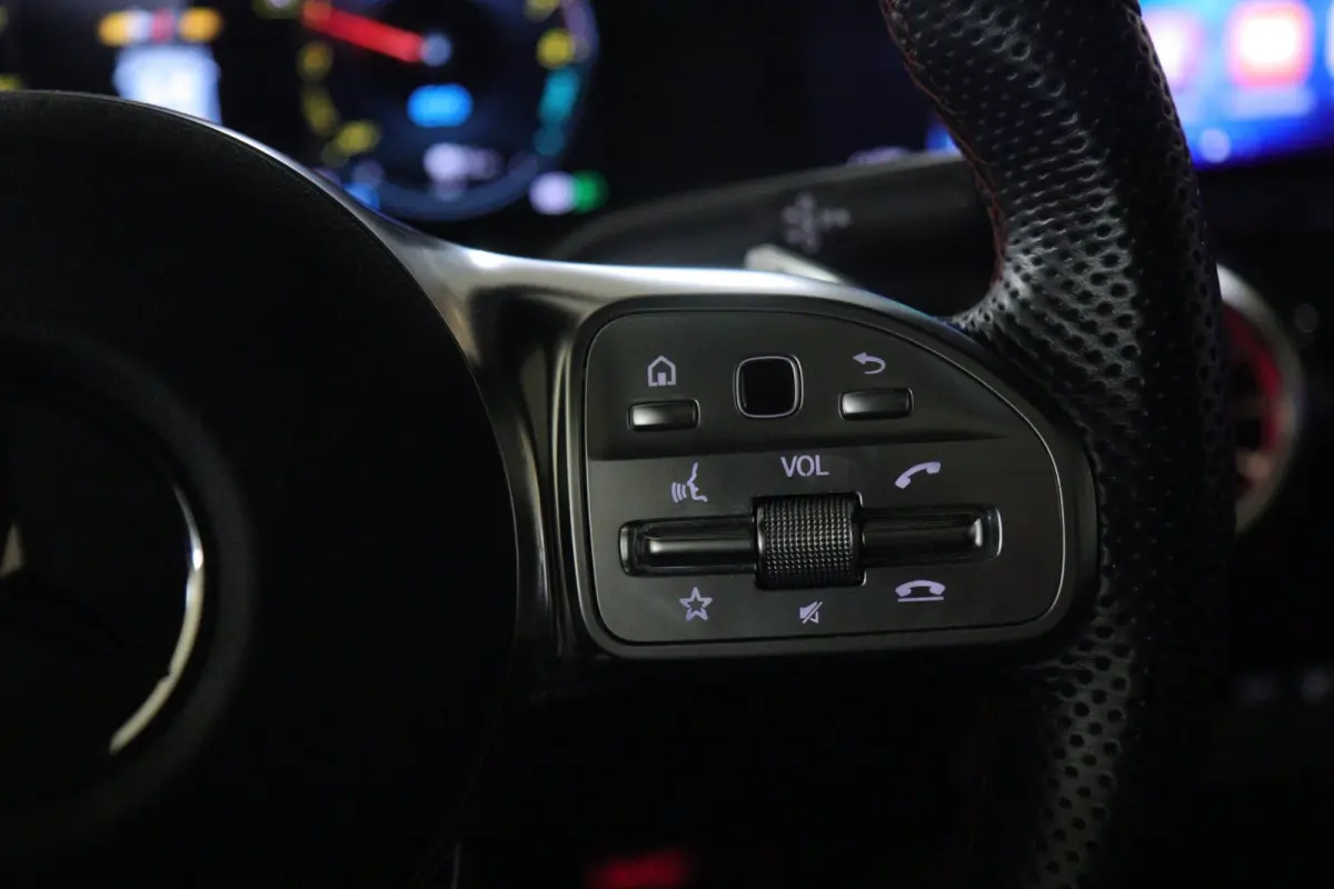 250 e AMG-LINE PANO/HUD/KEYLESS/360CAM/CARPLAY/VOL