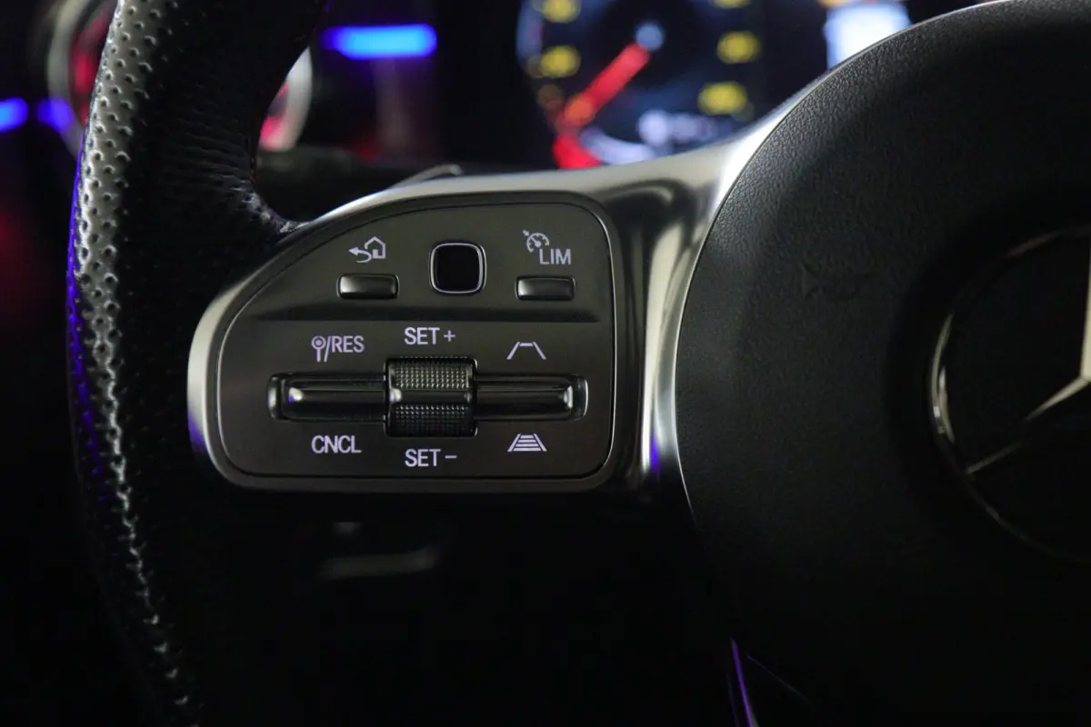 250 e AMG-LINE PANO/HUD/KEYLESS/360CAM/CARPLAY/VOL