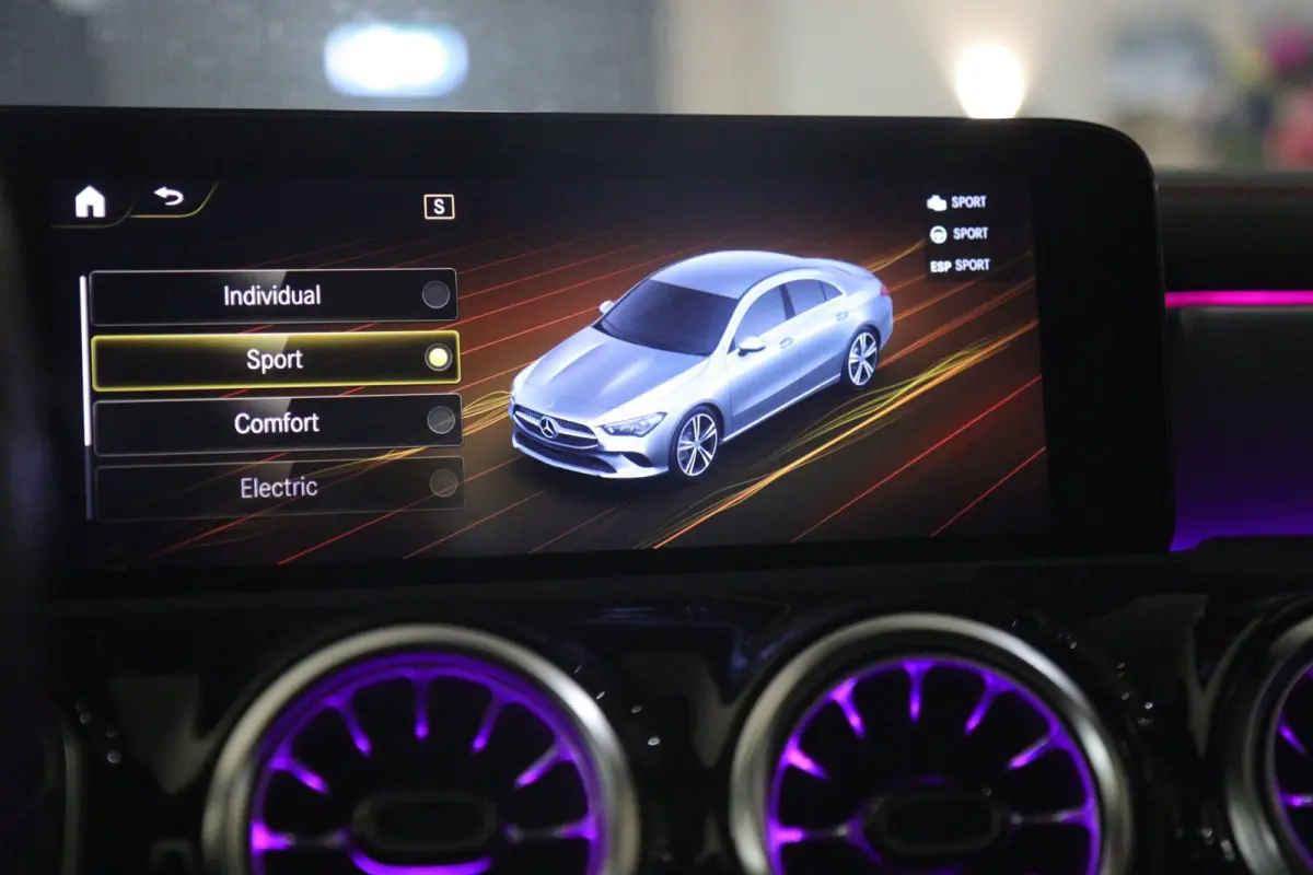 250 e AMG-LINE PANO/HUD/KEYLESS/360CAM/CARPLAY/VOL