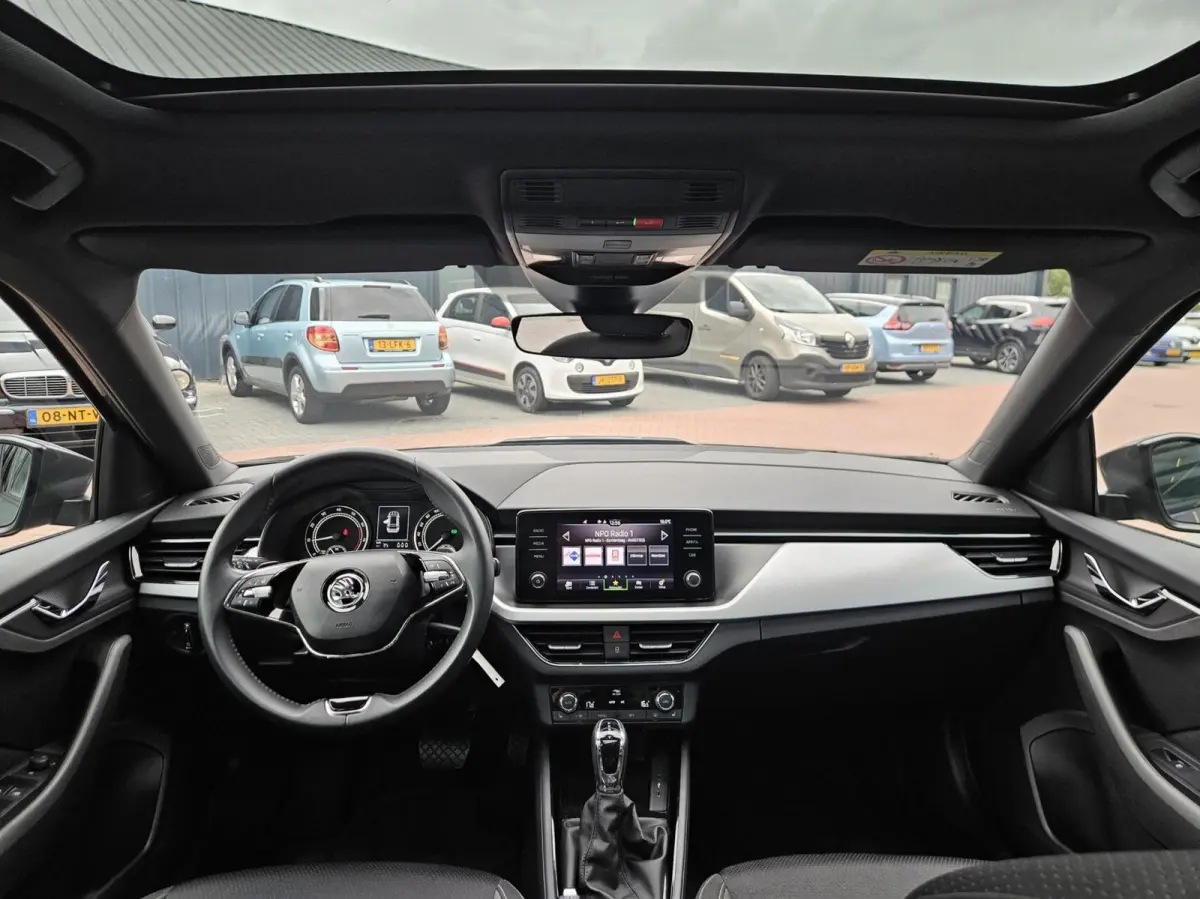 1.0 TSI Business Edition | AUTOMAAT | PANODAK | CAMERA | APPLE/ANDROID