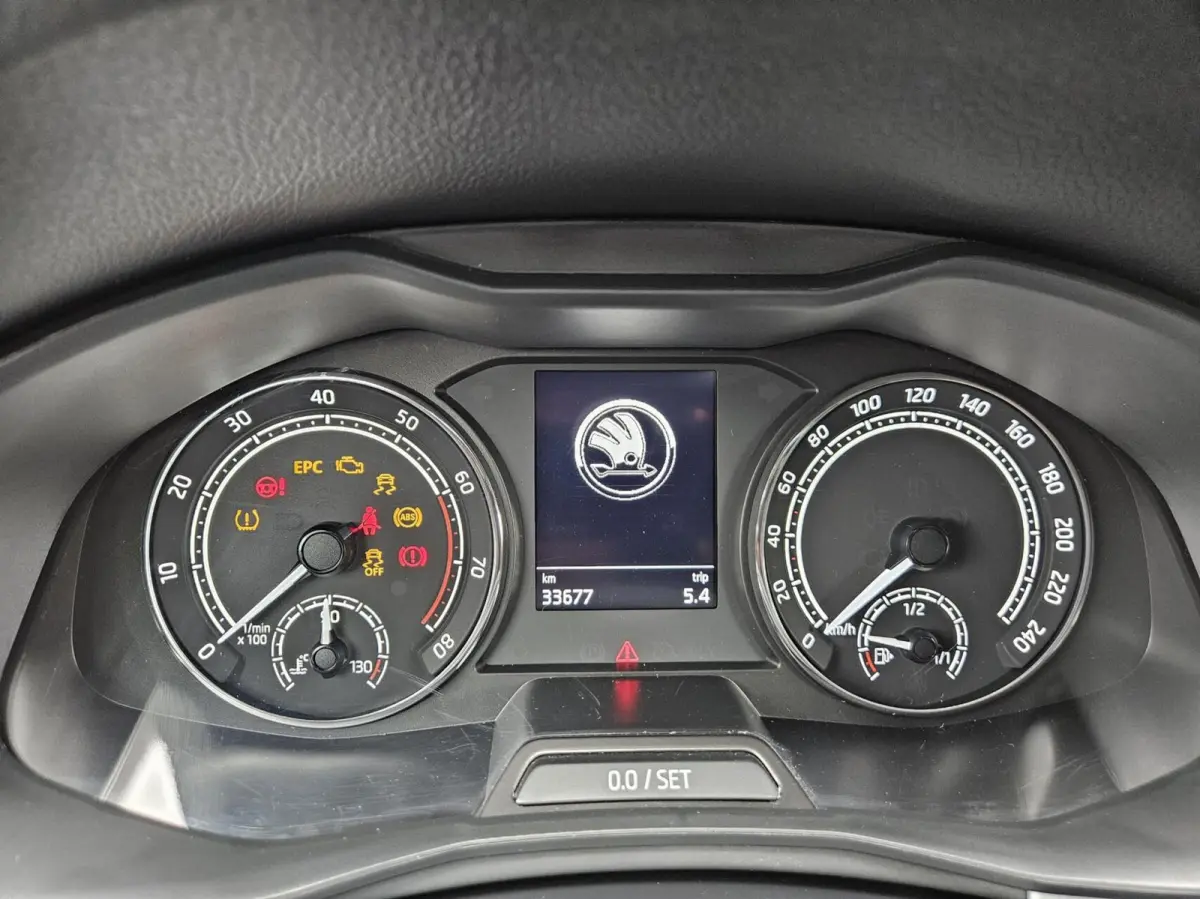 1.0 TSI Business Edition | AUTOMAAT | PANODAK | CAMERA | APPLE/ANDROID