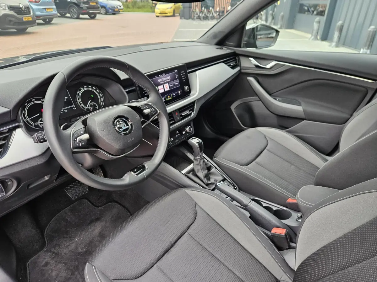 1.0 TSI Business Edition | AUTOMAAT | PANODAK | CAMERA | APPLE/ANDROID