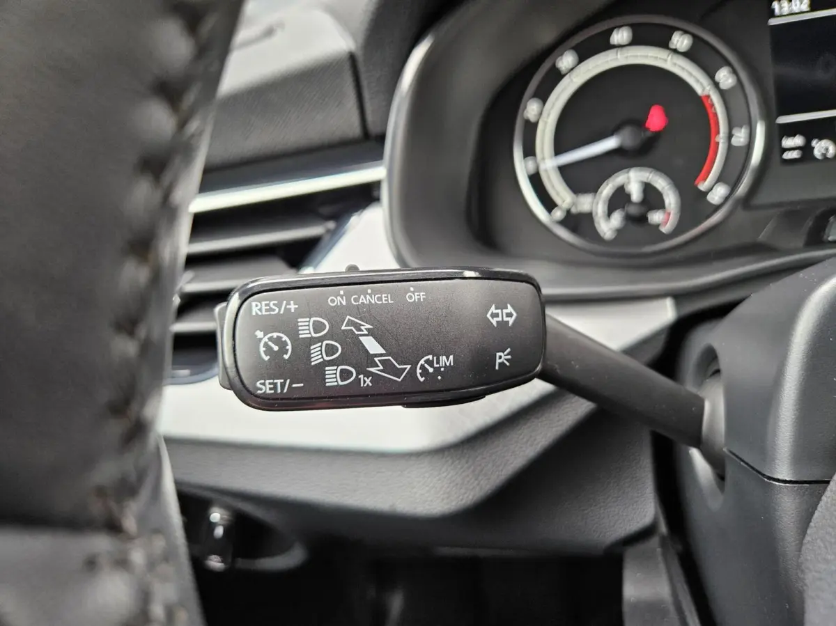 1.0 TSI Business Edition | AUTOMAAT | PANODAK | CAMERA | APPLE/ANDROID