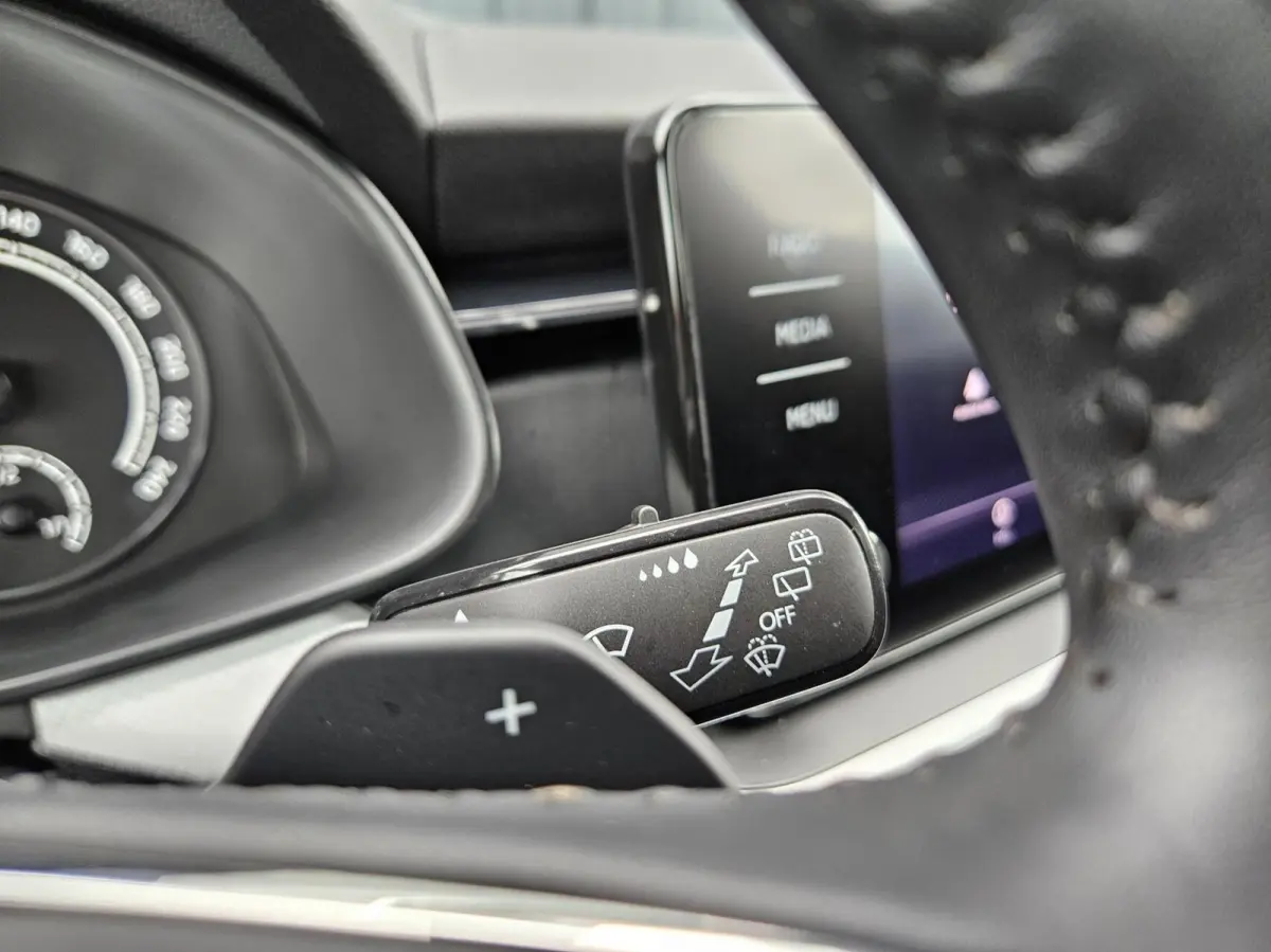 1.0 TSI Business Edition | AUTOMAAT | PANODAK | CAMERA | APPLE/ANDROID