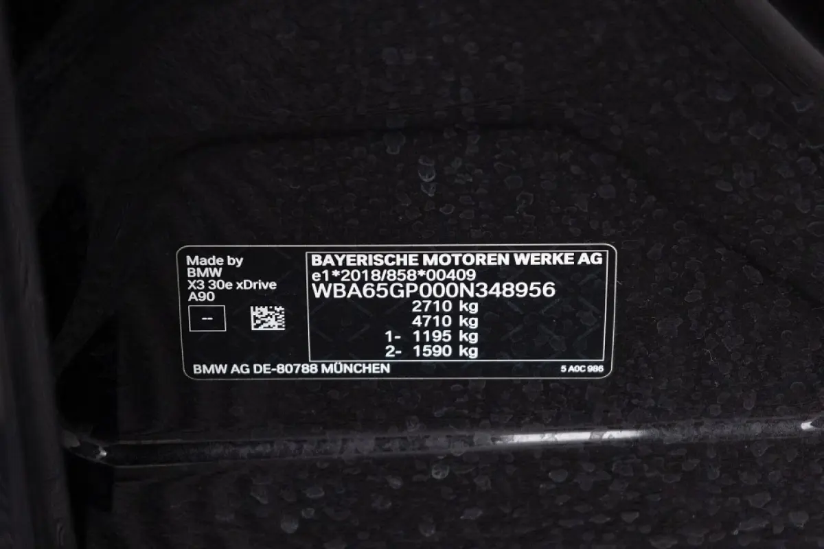 30e xDrive | LEDER | Head-UP | Trekhaak