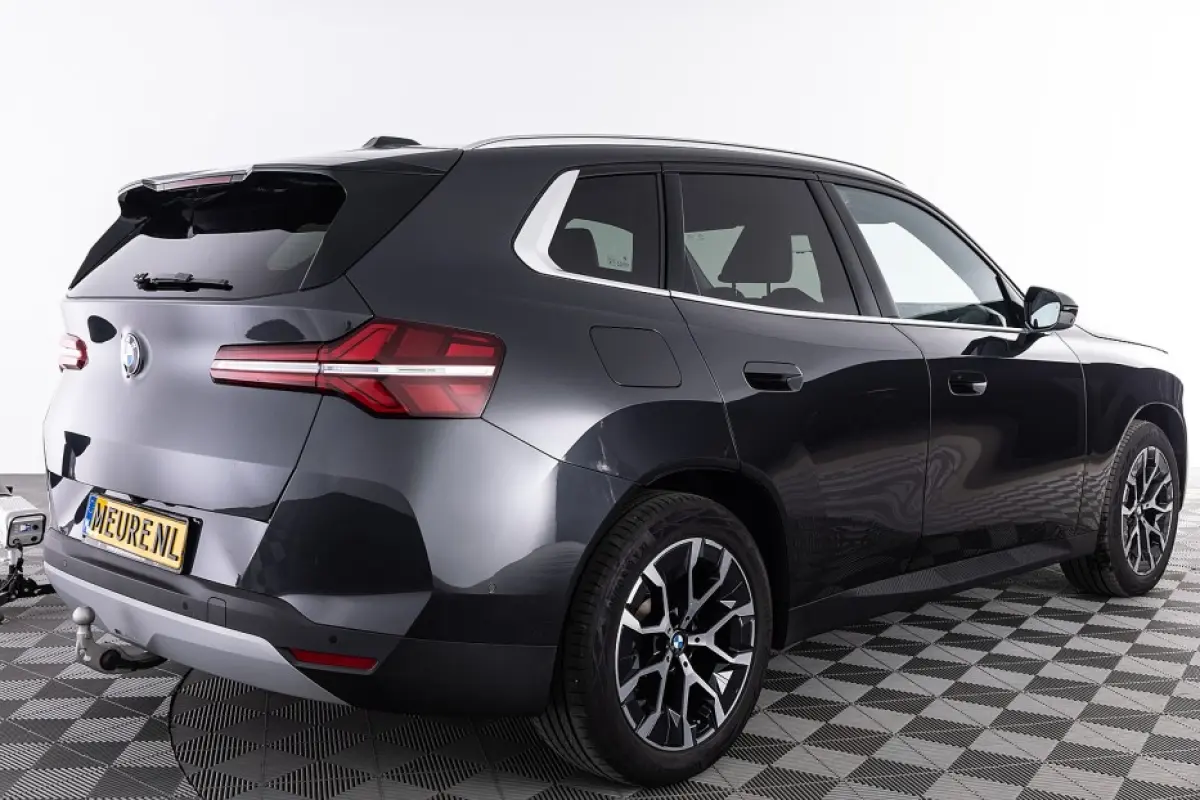 30e xDrive | LEDER | Head-UP | Trekhaak