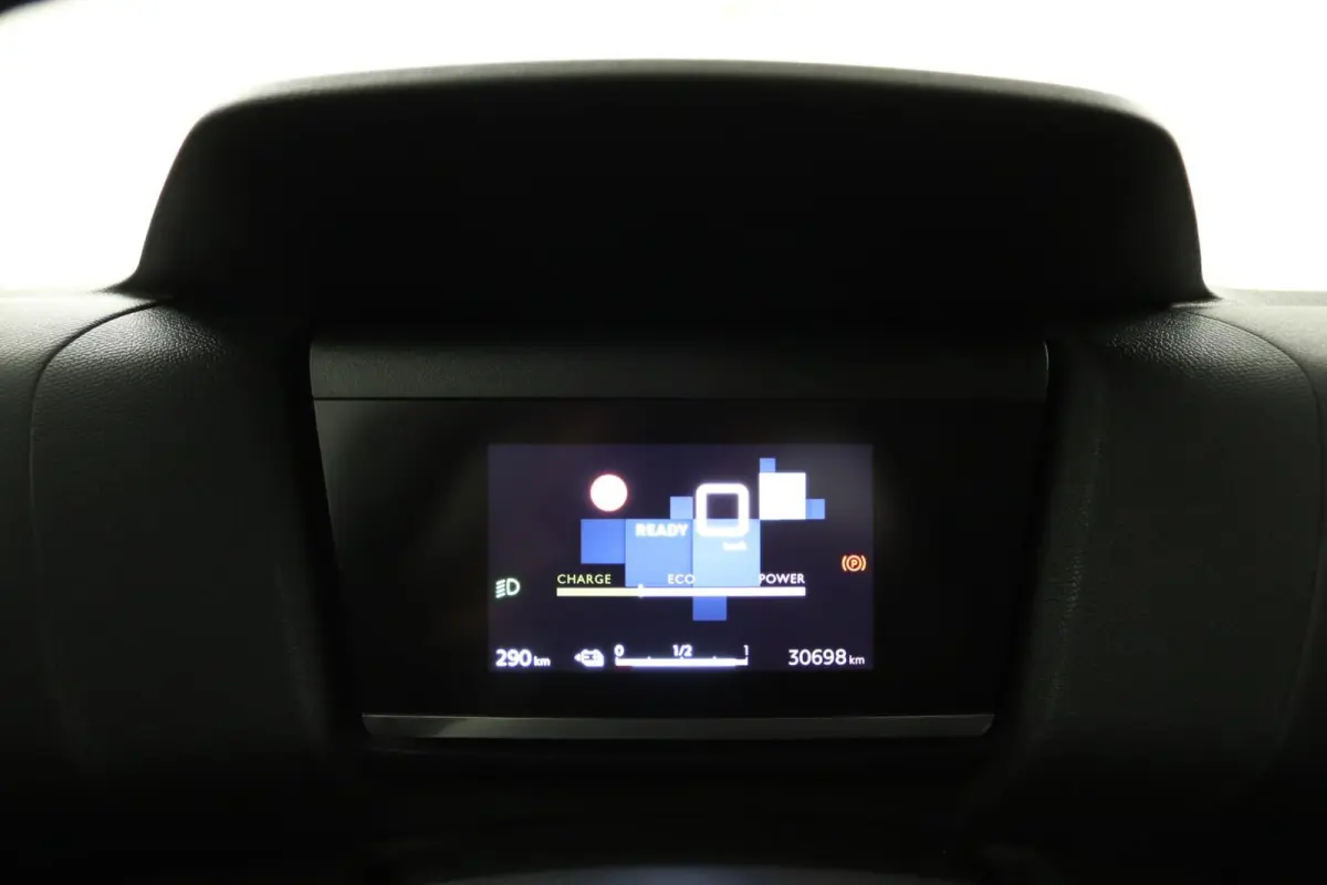 You 50 kWh | Apple/Android | Camera |
