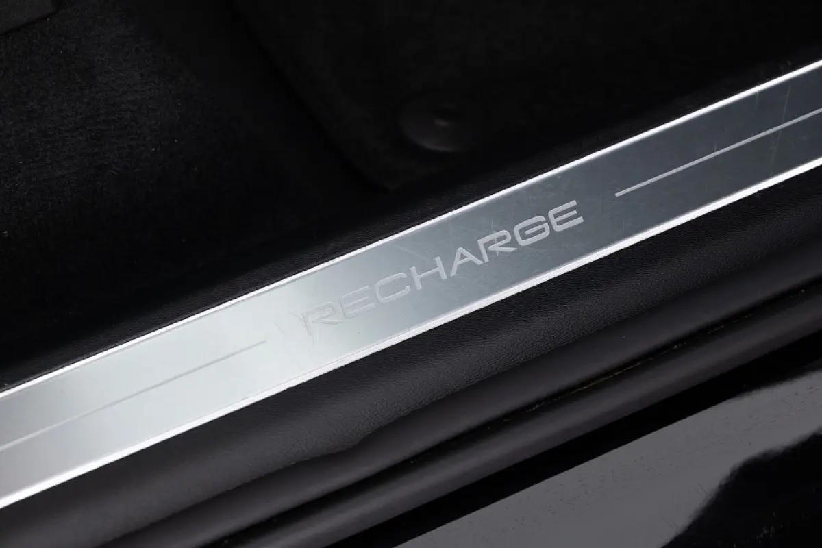 2.0 T8 Recharge AWD Ultra Bright | B&W | LUCHTVERING | NAPPA LEDER | Long Range