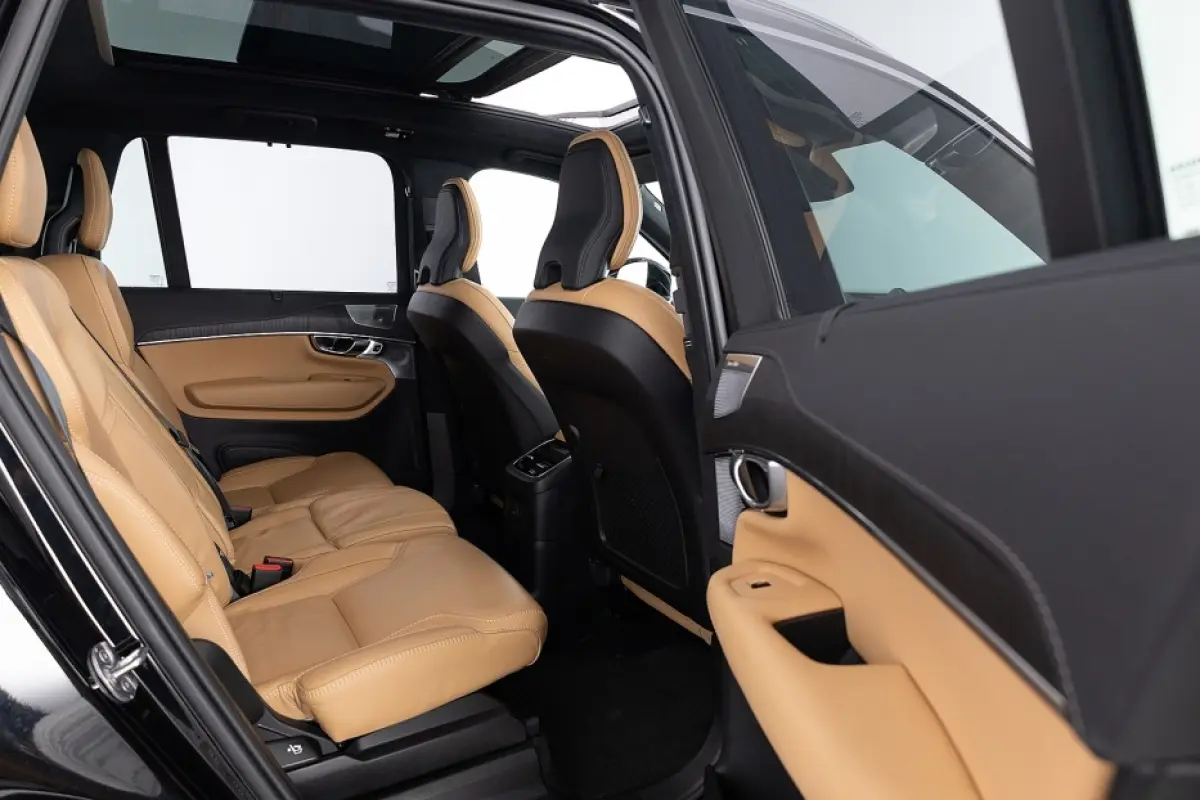 2.0 T8 Recharge AWD Ultra Bright | B&W | LUCHTVERING | NAPPA LEDER | Long Range