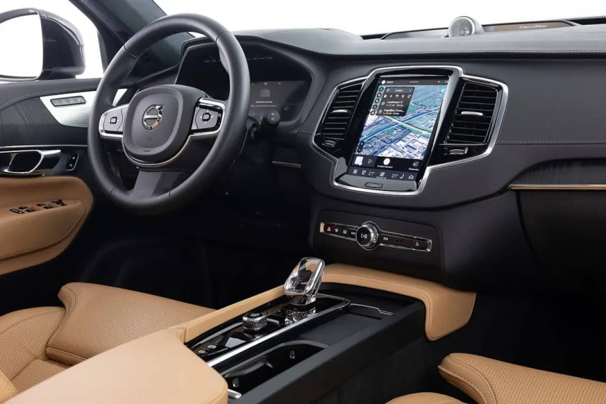 2.0 T8 Recharge AWD Ultra Bright | B&W | LUCHTVERING | NAPPA LEDER | Long Range