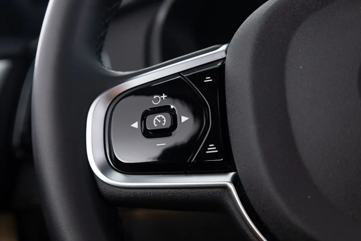 2.0 T8 Recharge AWD Ultra Bright | B&W | LUCHTVERING | NAPPA LEDER | Long Range