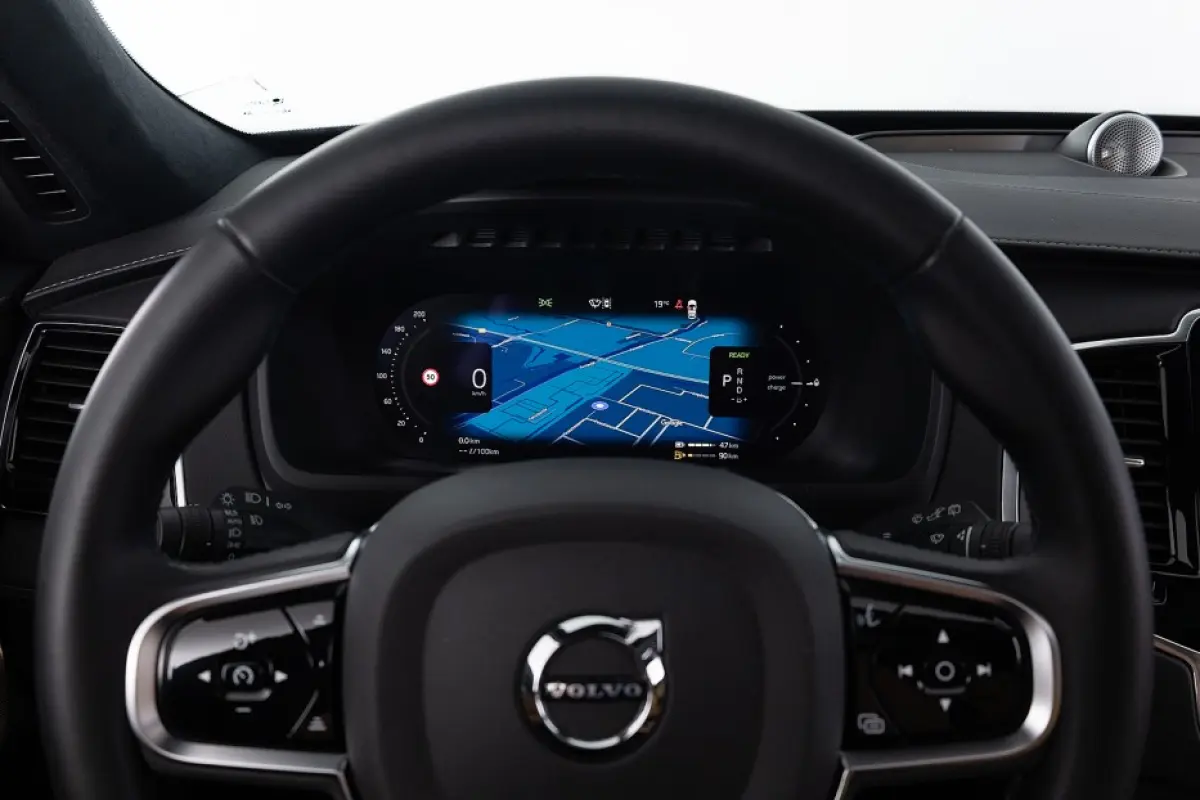 2.0 T8 Recharge AWD Ultra Bright | B&W | LUCHTVERING | NAPPA LEDER | Long Range