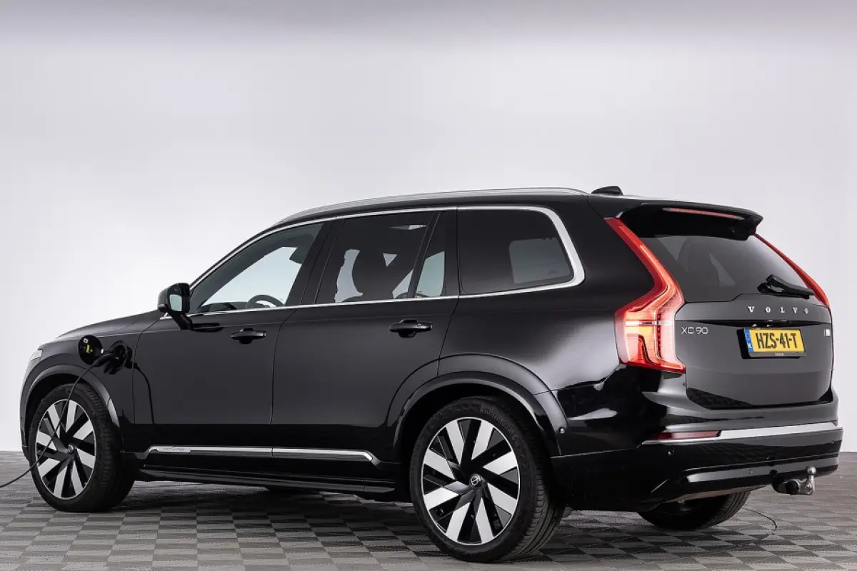 2.0 T8 Recharge AWD Ultra Bright | B&W | LUCHTVERING | NAPPA LEDER | Long Range