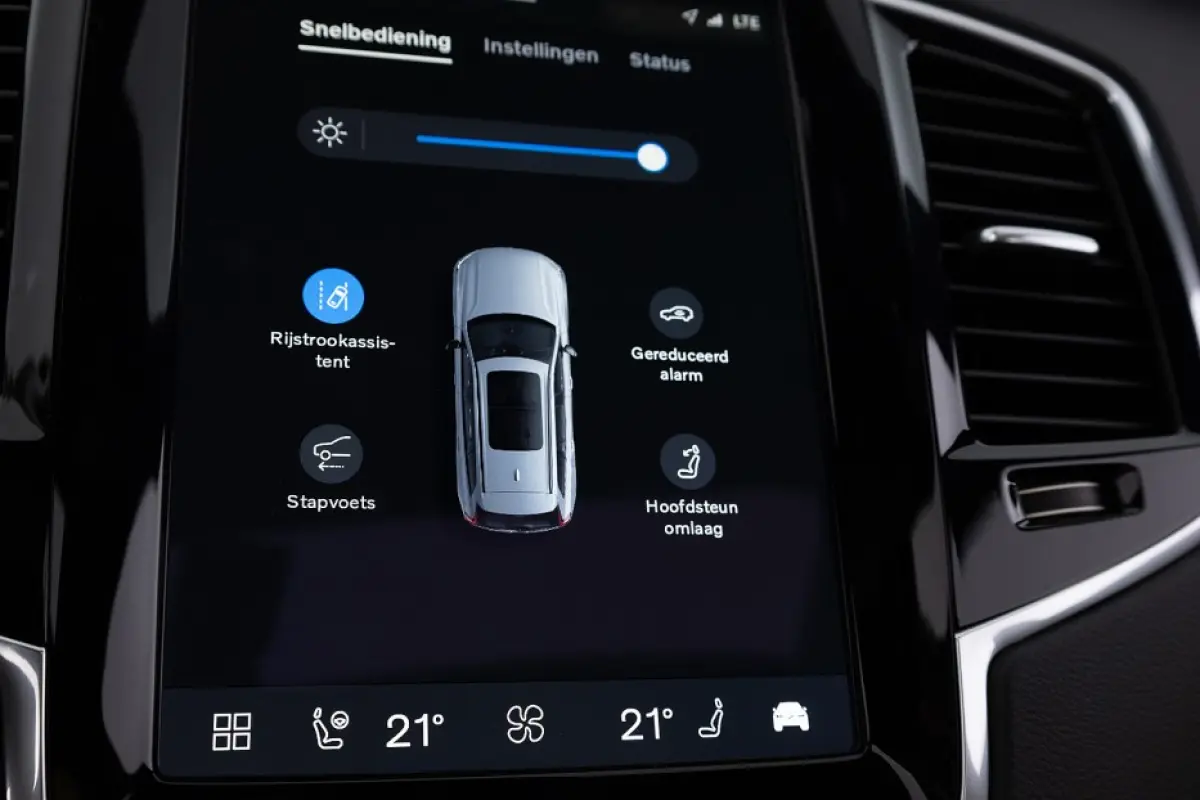 2.0 T8 Recharge AWD Ultra Bright | B&W | LUCHTVERING | NAPPA LEDER | Long Range