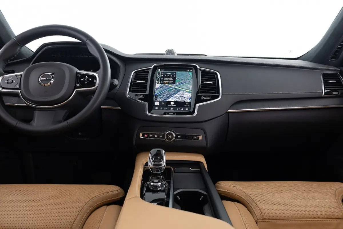 2.0 T8 Recharge AWD Ultra Bright | B&W | LUCHTVERING | NAPPA LEDER | Long Range