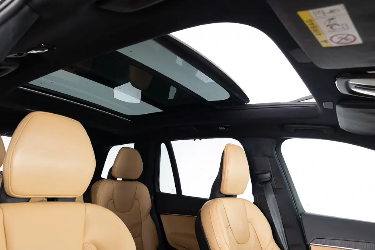2.0 T8 Recharge AWD Ultra Bright | B&W | LUCHTVERING | NAPPA LEDER | Long Range