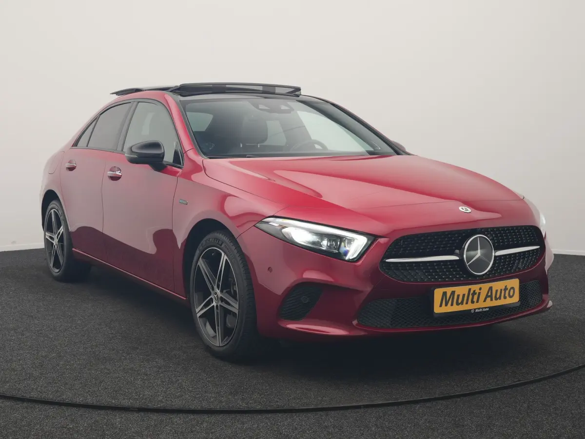 250 e Premium PHEV 218pk Dealer O.H | Trekhaak Af Fabriek | Panodak | Adaptive Cruise | Multibeam LED | Burmester Audio | 360 Camera | Lederen Sportstoelen Massage & Ventilatie & Memory | Ke