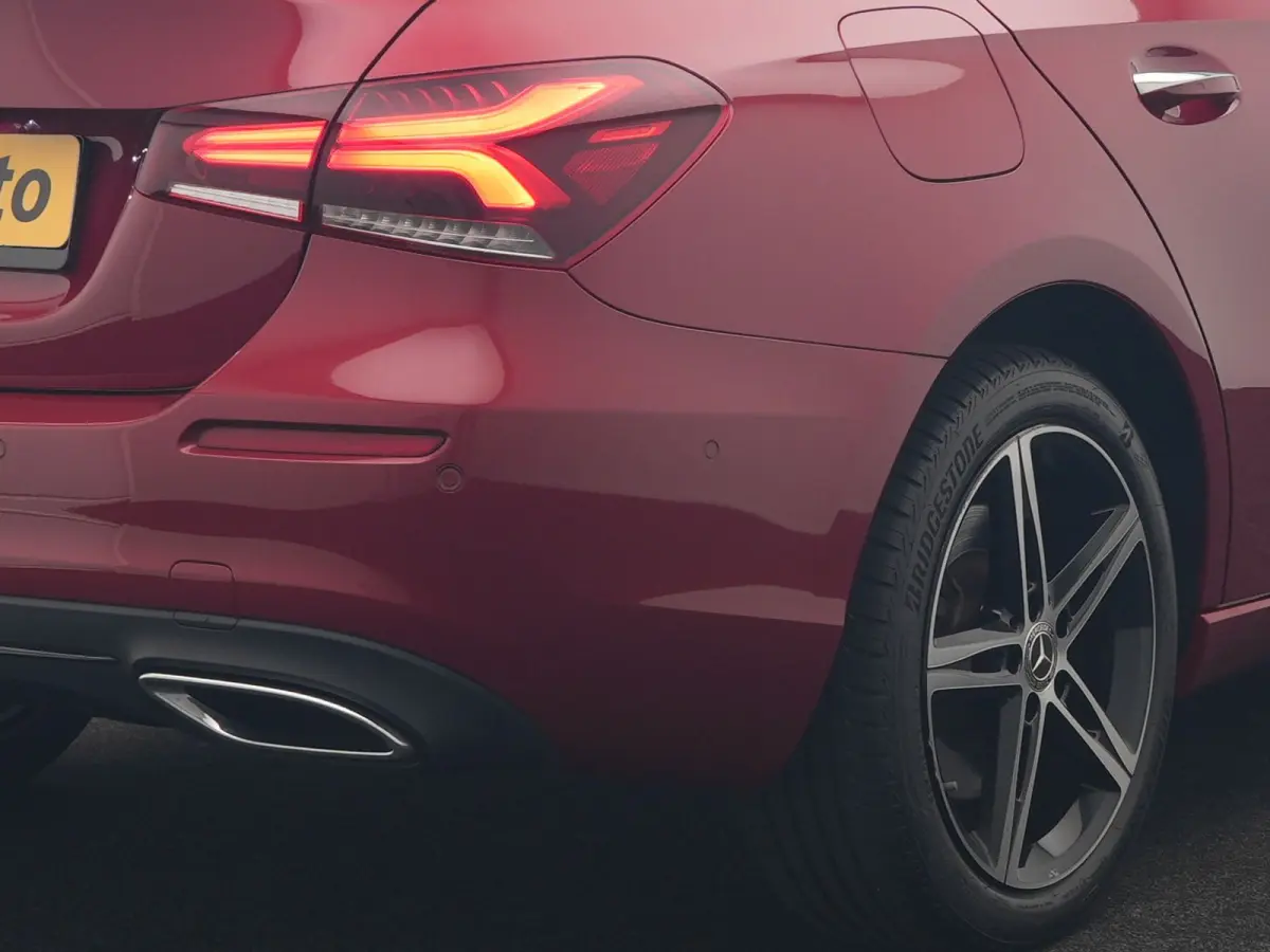 250 e Premium PHEV 218pk Dealer O.H | Trekhaak Af Fabriek | Panodak | Adaptive Cruise | Multibeam LED | Burmester Audio | 360 Camera | Lederen Sportstoelen Massage & Ventilatie & Memory | Ke