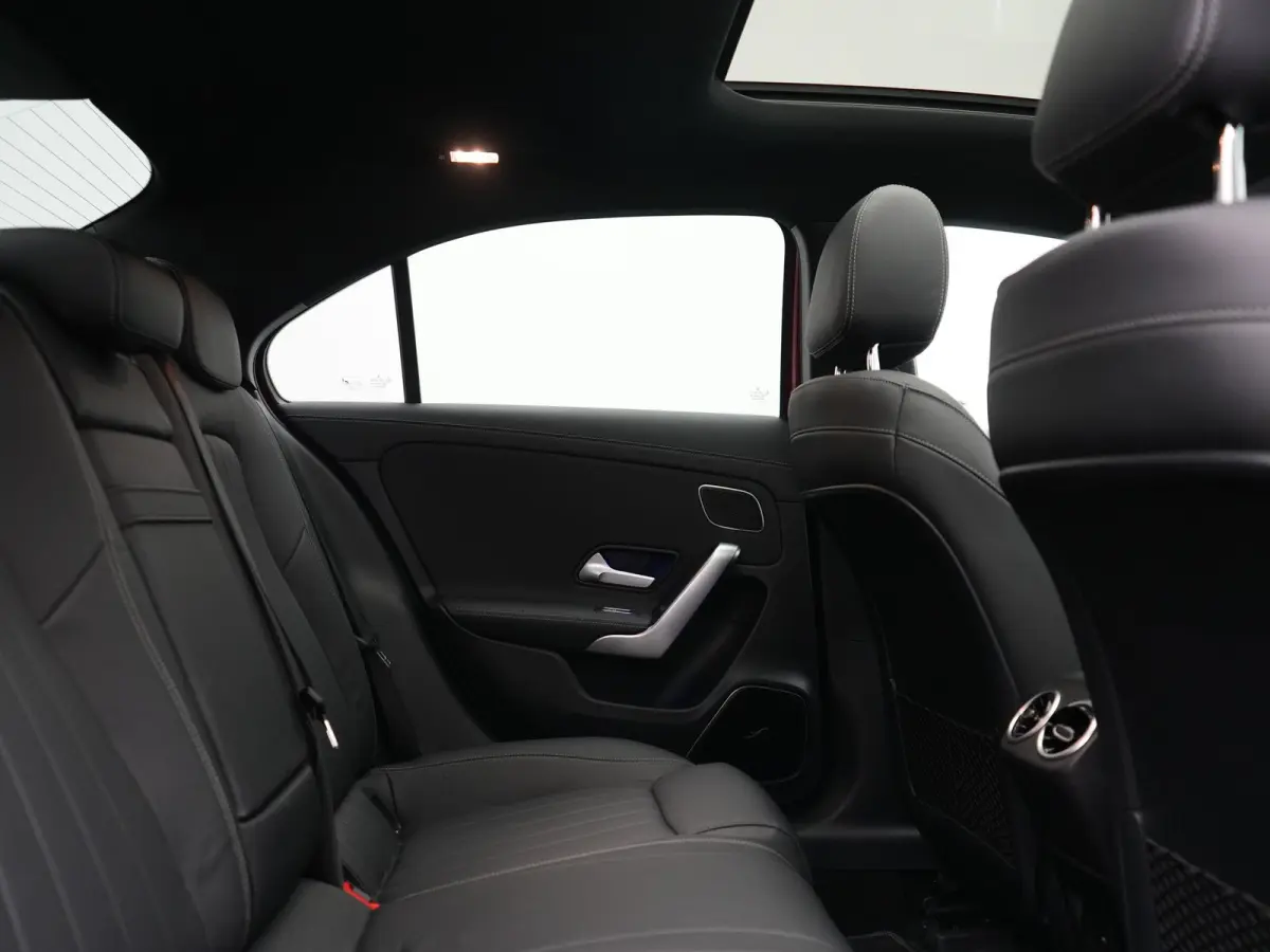 250 e Premium PHEV 218pk Dealer O.H | Trekhaak Af Fabriek | Panodak | Adaptive Cruise | Multibeam LED | Burmester Audio | 360 Camera | Lederen Sportstoelen Massage & Memory | Keyless | Stuur