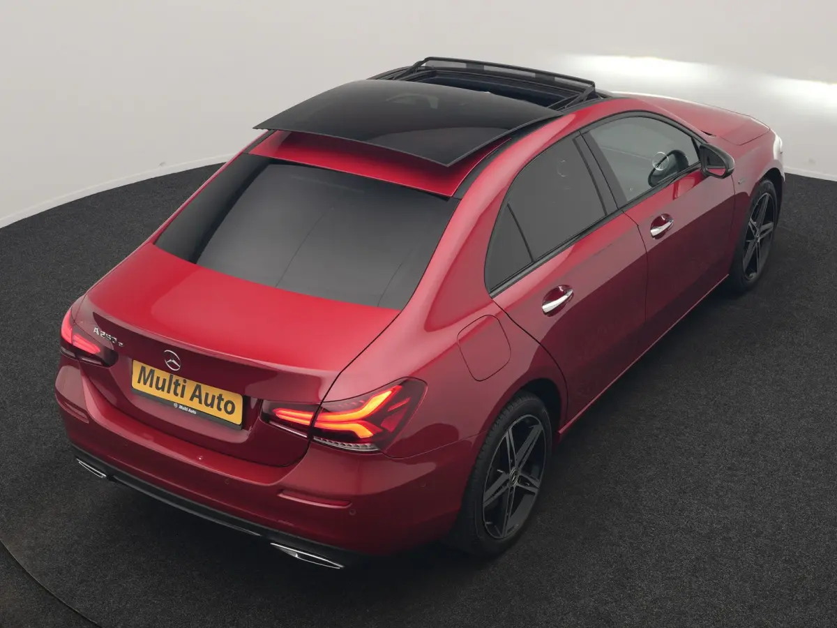 250 e Premium PHEV 218pk Dealer O.H | Trekhaak Af Fabriek | Panodak | Adaptive Cruise | Multibeam LED | Burmester Audio | 360 Camera | Lederen Sportstoelen Massage & Ventilatie & Memory | Ke