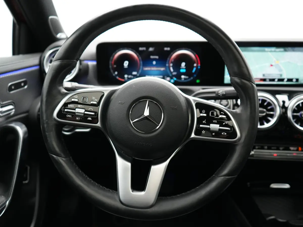 250 e Premium PHEV 218pk Dealer O.H | Trekhaak Af Fabriek | Panodak | Adaptive Cruise | Multibeam LED | Burmester Audio | 360 Camera | Lederen Sportstoelen Massage & Ventilatie & Memory | Ke